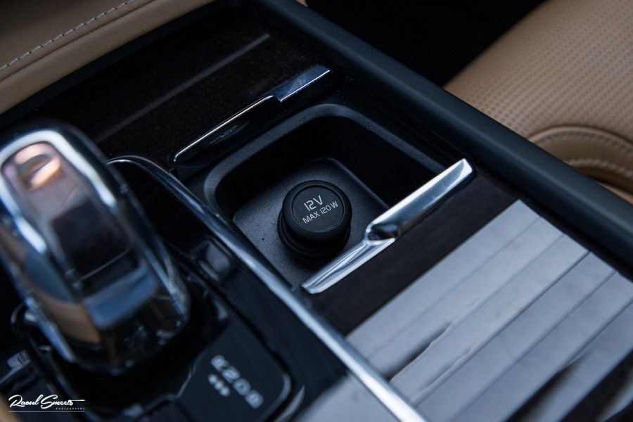 Volvo XC90 2.0 T8 Twin Engine AWD Inscription | Luchtvering | Zwenkbare trekhaak | Bowers&Wilkins | Panorama dak | Stoelverkoeling | Massage |