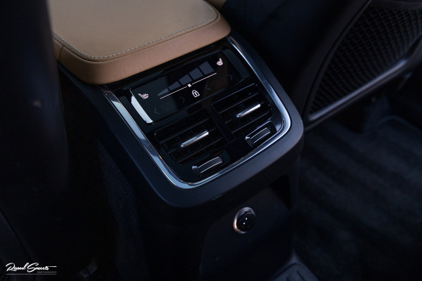Volvo XC90 2.0 T8 Twin Engine AWD Inscription | Luchtvering | Zwenkbare trekhaak | Bowers&Wilkins | Panorama dak | Stoelverkoeling | Massage |