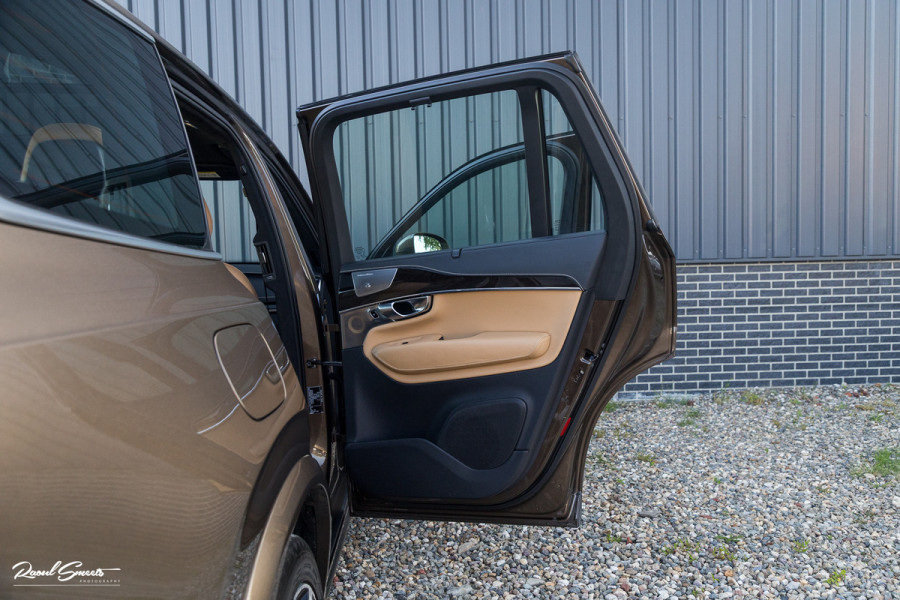 Volvo XC90 2.0 T8 Twin Engine AWD Inscription | Luchtvering | Zwenkbare trekhaak | Bowers&Wilkins | Panorama dak | Stoelverkoeling | Massage |