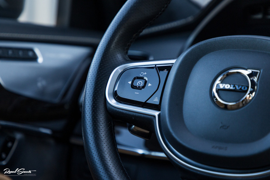 Volvo XC90 2.0 T8 Twin Engine AWD Inscription | Luchtvering | Zwenkbare trekhaak | Bowers&Wilkins | Panorama dak | Stoelverkoeling | Massage |