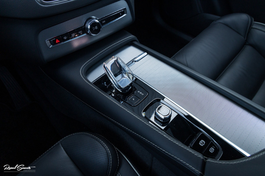 Volvo XC90 2.0 T8 Recharge AWD Ultimate Dark Long Range | Luchtvering | Panorama dak | Adaptieve cruise | Memory | Blis | 22 Inch |