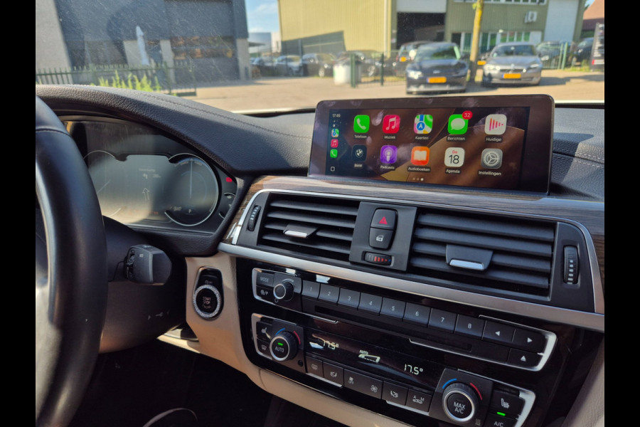 BMW 3-serie 320i Luxury Edition Individual Schuifdak Apple CarPlay Virtual dash Camera LED NAP 2e eigenaar 320i Luxury Edition