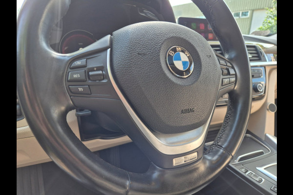 BMW 3-serie 320i Luxury Edition Individual Schuifdak Apple CarPlay Virtual dash Camera LED NAP 2e eigenaar 320i Luxury Edition