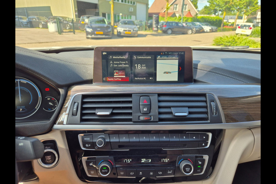 BMW 3-serie 320i Luxury Edition Individual Schuifdak Apple CarPlay Virtual dash Camera LED NAP 2e eigenaar 320i Luxury Edition