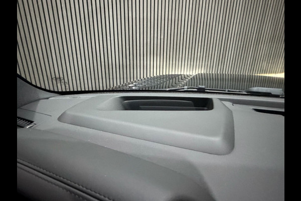 Land Rover Defender 130 3.0 P400 130 X 8P / Pano / Meridian / Stoelventilatie / Garantie tot 03-05-2029