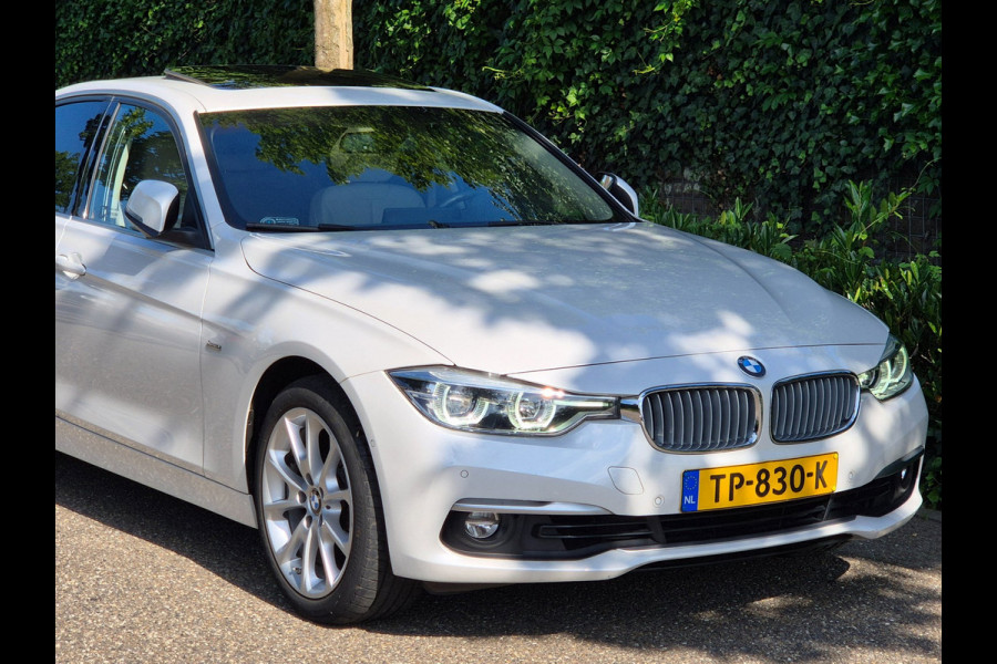 BMW 3-serie 320i Luxury Edition Individual Schuifdak Apple CarPlay Virtual dash Camera LED NAP 2e eigenaar 320i Luxury Edition