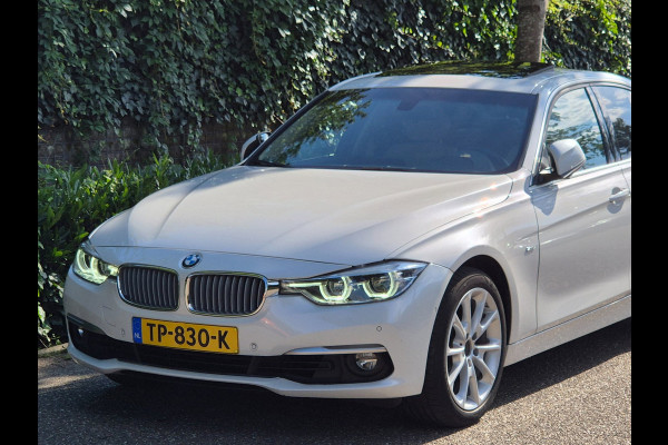 BMW 3-serie 320i Luxury Edition Individual Schuifdak Apple CarPlay Virtual dash Camera LED NAP 2e eigenaar 320i Luxury Edition