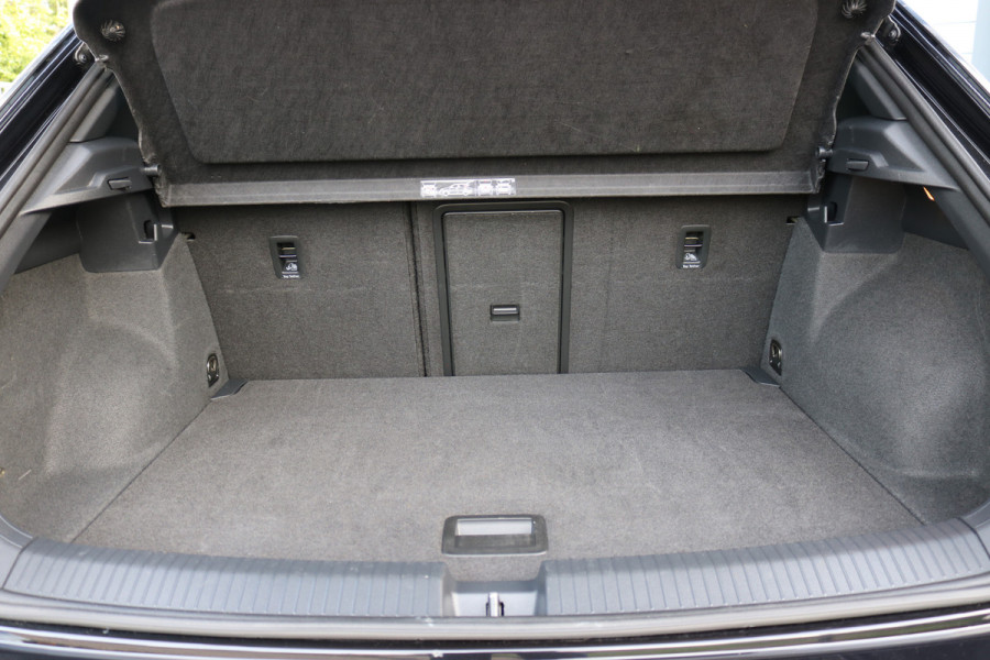 Volkswagen T-Roc 1.5 TSI Sport Autom Virtuel cockpit Xenon Navi Camera Bj:2021