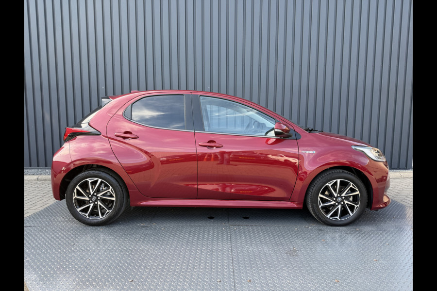Toyota Yaris 1.5 Hybrid Dynamic | BSM | Dealer onderhouden | 10 jr GARANTIE | Rijklaar!!!