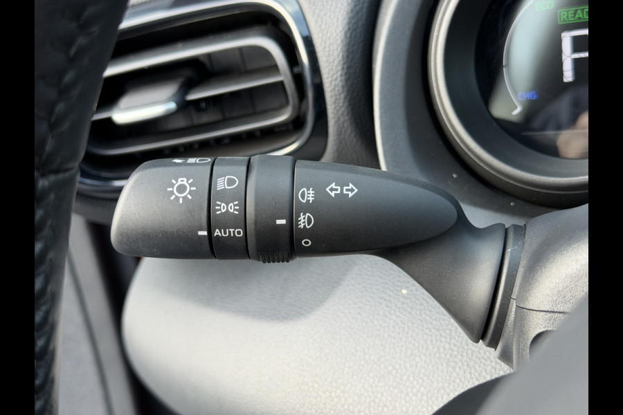 Toyota Yaris 1.5 Hybrid Dynamic | BSM | Dealer onderhouden | 10 jr GARANTIE | Rijklaar!!!