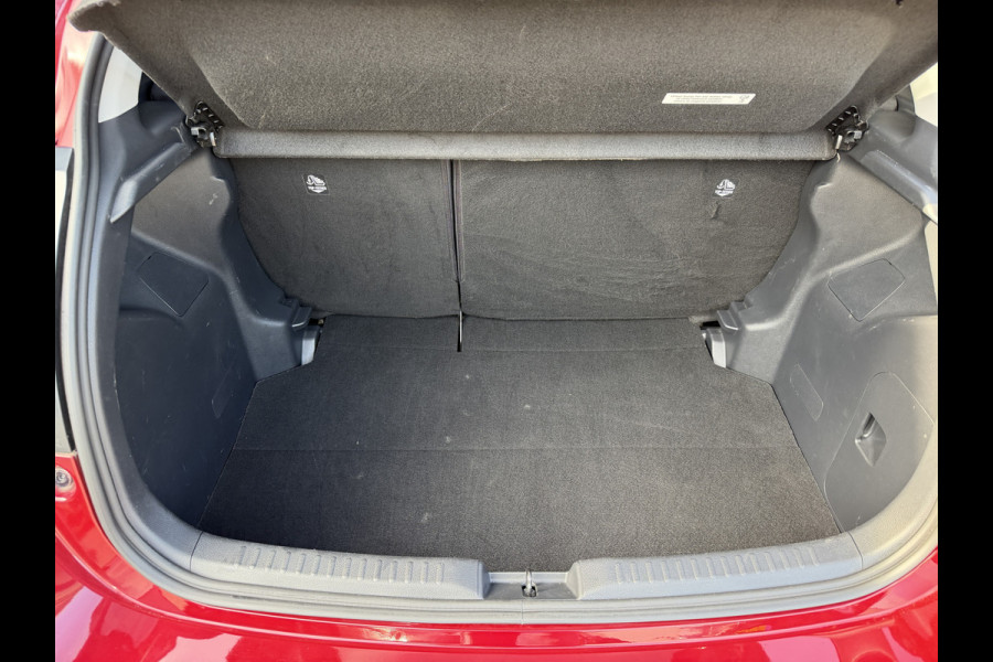 Toyota Yaris 1.5 Hybrid Dynamic | BSM | Dealer onderhouden | 10 jr GARANTIE | Rijklaar!!!