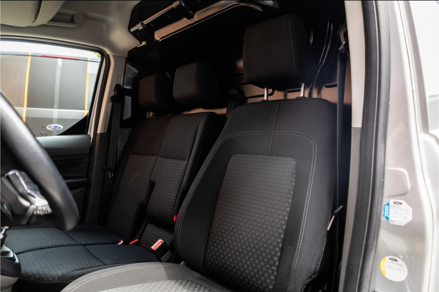Ford Transit Connect 1.0 Ecoboost 100 PK | Navigatie | Camera | CarPlay | Cruise control | 3-Zitter | MF Stuur | Nieuwe APK | Dealer onderhouden | Benzine | Euro 6
