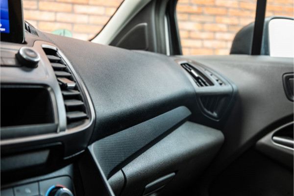 Ford Transit Connect 1.0 Ecoboost 100 PK | Navigatie | Camera | CarPlay | Cruise control | 3-Zitter | MF Stuur | Nieuwe APK | Dealer onderhouden | Benzine | Euro 6