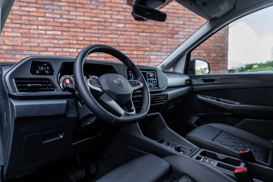 Volkswagen Caddy Cargo 2.0 TDI DSG | L+R Schuifdeur | ACC | Side Assist | Lane Assist | Virtual Cockpit | Camera | CarPlay | Stoelverwarming | LED Koplampen | Sidebars | DAB | Fabrieksgarantie | Facelift model | BPM Vrij