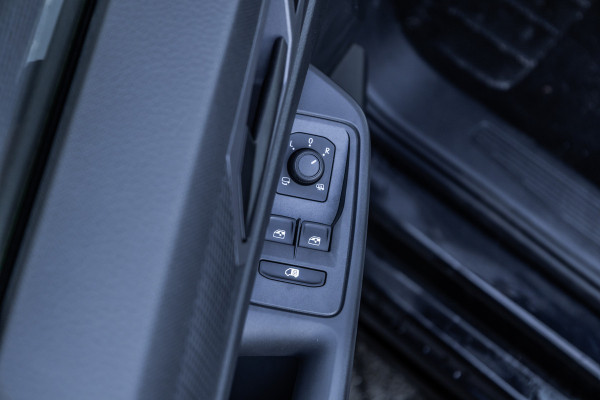 Volkswagen Caddy Cargo 2.0 TDI DSG | L+R Schuifdeur | ACC | Side Assist | Lane Assist | Virtual Cockpit | Camera | CarPlay | Stoelverwarming | LED Koplampen | Sidebars | DAB | Fabrieksgarantie | Facelift model | BPM Vrij