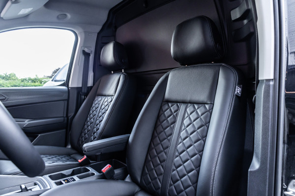 Volkswagen Caddy Cargo 2.0 TDI DSG | L+R Schuifdeur | ACC | Side Assist | Lane Assist | Virtual Cockpit | Camera | CarPlay | Stoelverwarming | LED Koplampen | Sidebars | DAB | Fabrieksgarantie | Facelift model | BPM Vrij