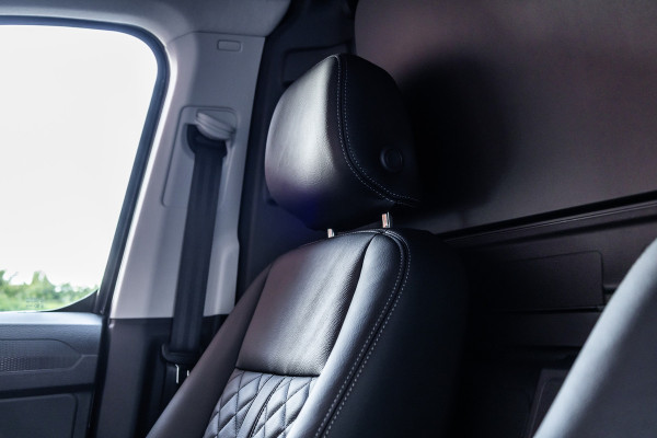 Volkswagen Caddy Cargo 2.0 TDI DSG | L+R Schuifdeur | ACC | Side Assist | Lane Assist | Virtual Cockpit | Camera | CarPlay | Stoelverwarming | LED Koplampen | Sidebars | DAB | Fabrieksgarantie | Facelift model | BPM Vrij
