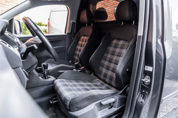 Volkswagen Caddy 2.0 TDI Exclusive 185 PK | Marge | BTW & BPM Vrij | Bi-Xenon | ACC | CarPlay | Navigatie | PDC | MF Stuur | Trekhaak | Nieuwe APK | Alarm | Schroefset | Spoilerkit | Dealer onderhouden