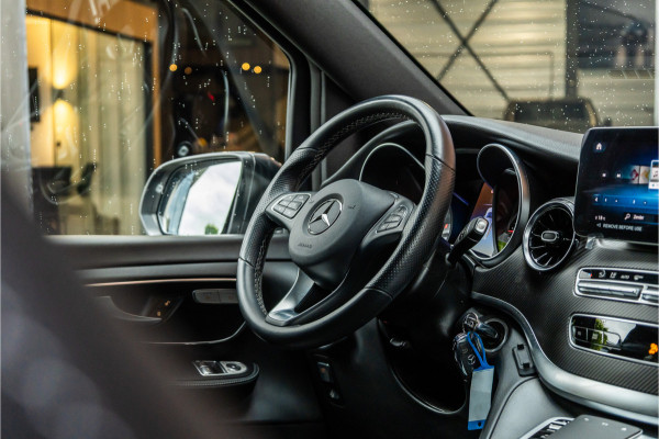 Mercedes-Benz V-Klasse 300d DC | AMG | 4-Matic | 360 Camera | Stoelventilatie | CarPlay | Navigatie | Lederen bekleding | Elek schuifdeuren | LED koplampen | Elek achterklep | DAB | V300 | V300d | Nieuwe APK | Dealer onderhouden
