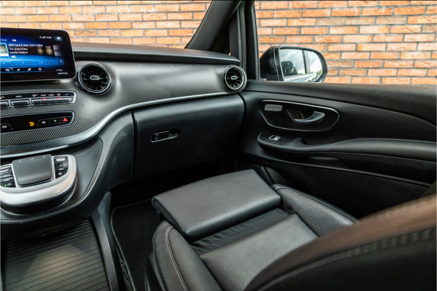 Mercedes-Benz V-Klasse 300d DC | AMG | 4-Matic | 360 Camera | Stoelventilatie | CarPlay | Navigatie | Lederen bekleding | Elek schuifdeuren | LED koplampen | Elek achterklep | DAB | V300 | V300d | Nieuwe APK | Dealer onderhouden