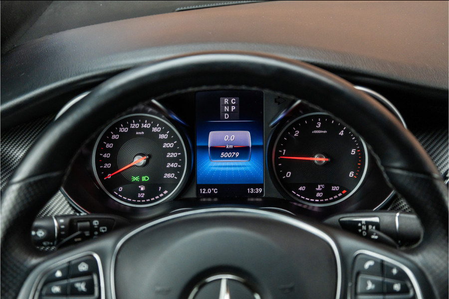 Mercedes-Benz V-Klasse 300d DC | AMG | 4-Matic | 360 Camera | Stoelventilatie | CarPlay | Navigatie | Lederen bekleding | Elek schuifdeuren | LED koplampen | Elek achterklep | DAB | V300 | V300d | Nieuwe APK | Dealer onderhouden
