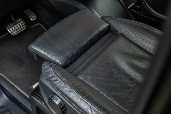 Mercedes-Benz V-Klasse 300d DC | AMG | 4-Matic | 360 Camera | Stoelventilatie | CarPlay | Navigatie | Lederen bekleding | Elek schuifdeuren | LED koplampen | Elek achterklep | DAB | V300 | V300d | Nieuwe APK | Dealer onderhouden