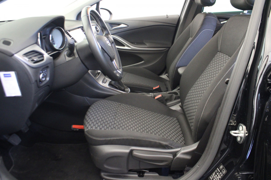 Opel Astra 1.4 Black Edition