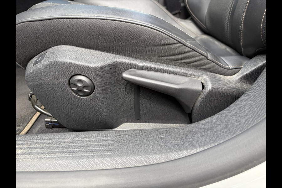 Peugeot 508 1.6 HYbrid GT VAN: 26.900,- VOOR 23.877,- UW WKVOORDEEL: 3.023,- | PHEV| AFNEEMBARE TREKHAAK| PANO| ELEKTRISCHE ACHTERKLEP| ACHTERUITRIJCAMERA| RIJKLAAR GELEVERD INCL. 12 MND BOVAG GARANTIE| DODE HOEK SENSOR|