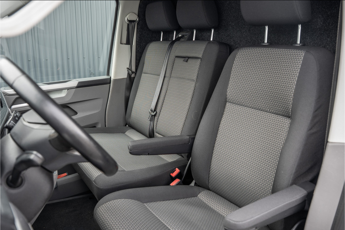 Volkswagen Transporter T6.1 Bulli 2.0 TDI L1H1 | Virtual cockpit | Automaat | 150 PK | 3-Zits | 1e Eigenaar | LED | Camera | Carplay | PDC | Zijschuifdeur R+L | T