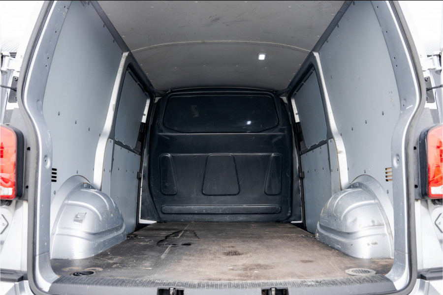 Volkswagen Transporter T6.1 Bulli 2.0 TDI L1H1 | Virtual cockpit | Automaat | 150 PK | 3-Zits | 1e Eigenaar | LED | Camera | Carplay | PDC | Zijschuifdeur R+L | T