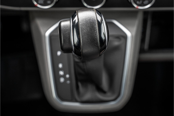 Volkswagen Transporter T6.1 Bulli 2.0 TDI L1H1 | Virtual cockpit | Automaat | 150 PK | 3-Zits | 1e Eigenaar | LED | Camera | Carplay | PDC | Zijschuifdeur R+L | T