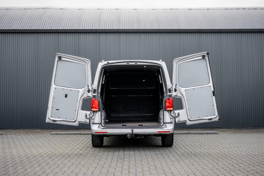 Volkswagen Transporter T6.1 Bulli 2.0 TDI L1H1 | Virtual cockpit | Automaat | 150 PK | 3-Zits | 1e Eigenaar | LED | Camera | Carplay | PDC | Zijschuifdeur R+L | T