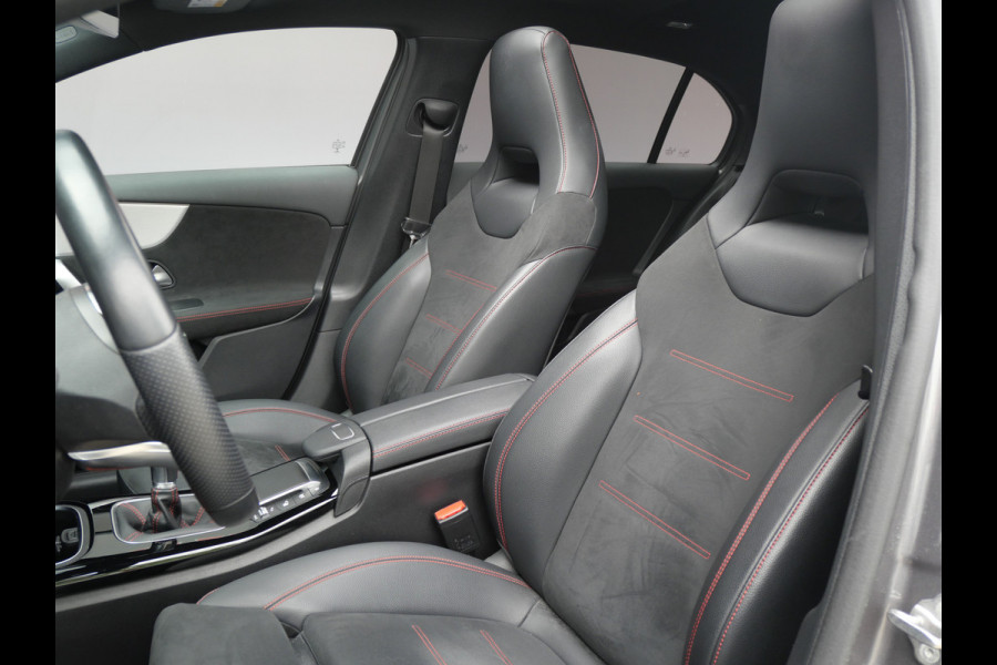 Mercedes-Benz A-Klasse 180 AMG | NIGHT PAKKET | PANORAMA | WIDESCREEN | MULTIBEAM | NL-AUTO!!