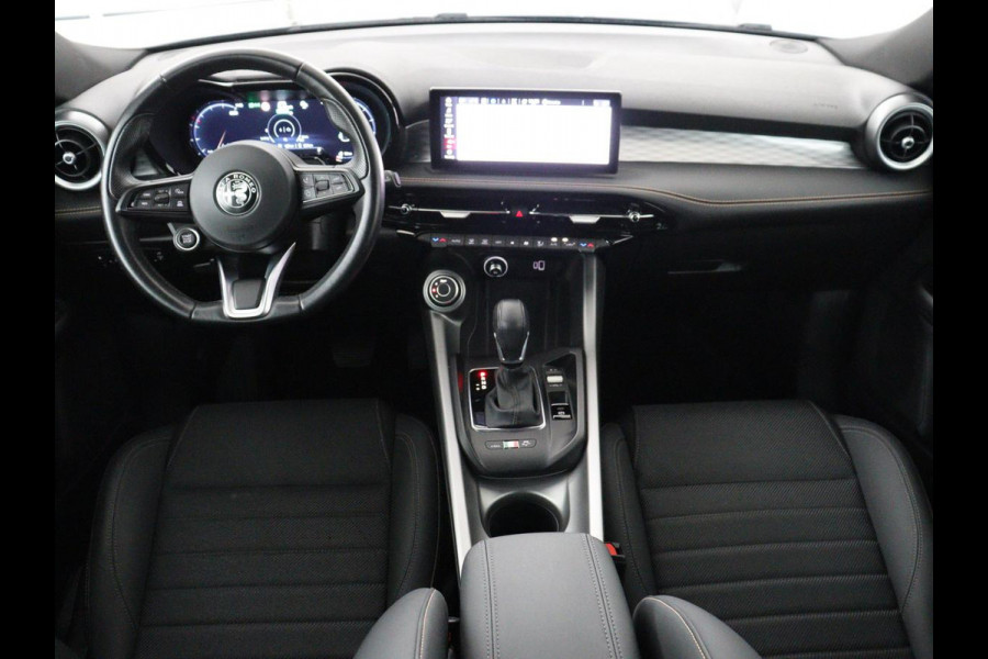 Alfa Romeo Tonale 1.3T PHEV TI | 280PK | SOH 99% | Trekhaak | Stoelverwarming | Adaptive cruise | Camera | Carplay | Matrix LED | Navigatie | Stuurverwarming | Climate control | Plug In