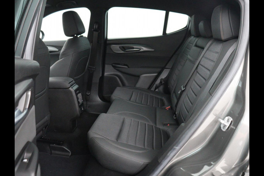 Alfa Romeo Tonale 1.3T PHEV TI | 280PK | SOH 99% | Trekhaak | Stoelverwarming | Adaptive cruise | Camera | Carplay | Matrix LED | Navigatie | Stuurverwarming | Climate control | Plug In