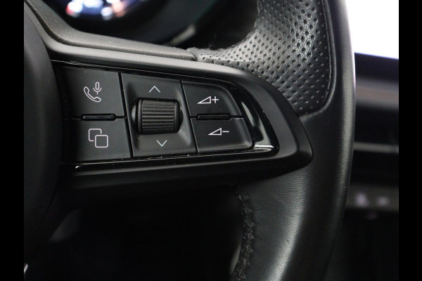Alfa Romeo Tonale 1.3T PHEV TI | 280PK | SOH 99% | Trekhaak | Stoelverwarming | Adaptive cruise | Camera | Carplay | Matrix LED | Navigatie | Stuurverwarming | Climate control | Plug In