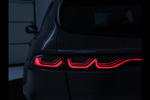 Alfa Romeo Tonale 1.3T PHEV TI | 280PK | SOH 99% | Trekhaak | Stoelverwarming | Adaptive cruise | Camera | Carplay | Matrix LED | Navigatie | Stuurverwarming | Climate control | Plug In