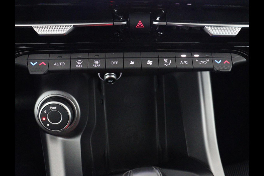Alfa Romeo Tonale 1.3T PHEV TI | 280PK | SOH 99% | Trekhaak | Stoelverwarming | Adaptive cruise | Camera | Carplay | Matrix LED | Navigatie | Stuurverwarming | Climate control | Plug In