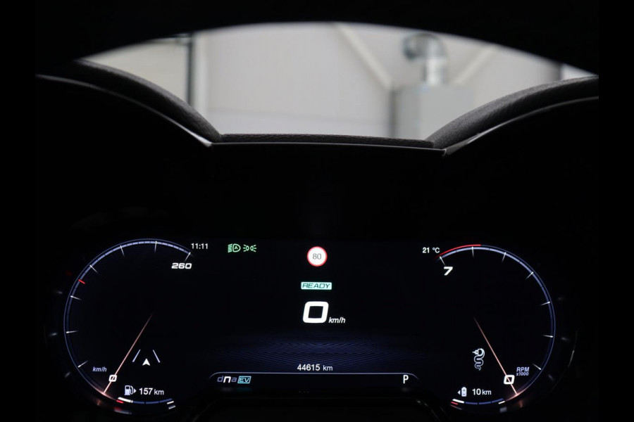Alfa Romeo Tonale 1.3T PHEV TI | 280PK | SOH 99% | Trekhaak | Stoelverwarming | Adaptive cruise | Camera | Carplay | Matrix LED | Navigatie | Stuurverwarming | Climate control | Plug In