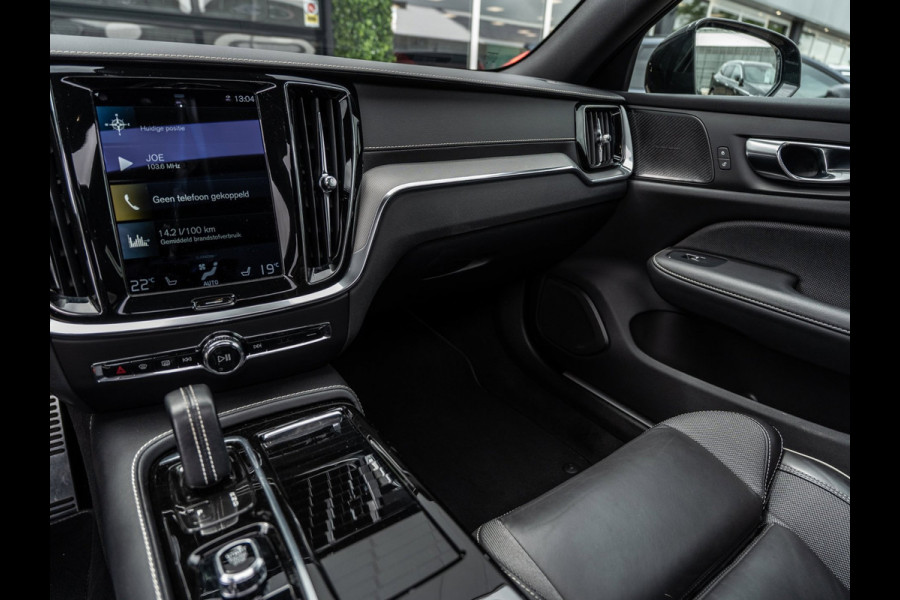 Volvo V60 2.0 T8 Recharge AWD R-Design 455 PK | Pano | 1e Eig. | SOH 96 % |