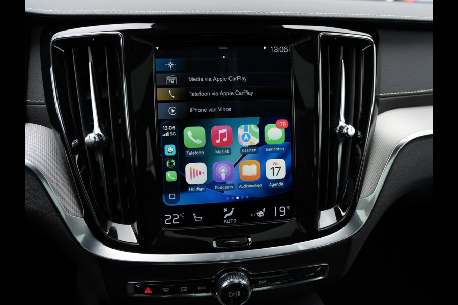 Volvo V60 2.0 T8 Recharge AWD R-Design 455 PK | Pano | 1e Eig. | SOH 96 % |