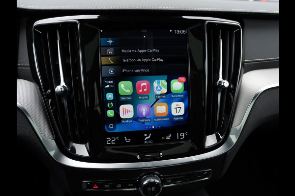 Volvo V60 2.0 T8 Recharge AWD R-Design 455 PK | Pano | 1e Eig. | SOH 96 % |