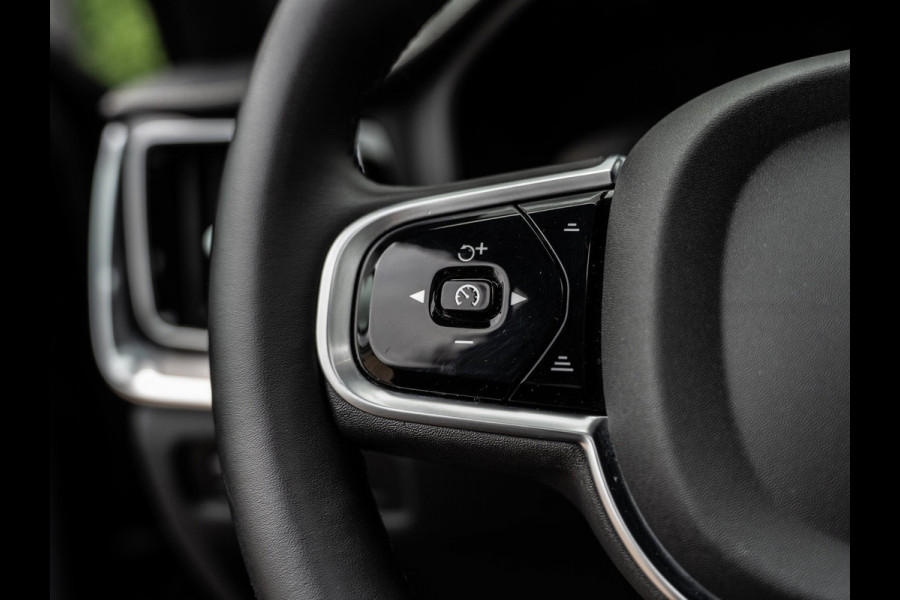 Volvo V60 2.0 T8 Recharge AWD R-Design 455 PK | Pano | 1e Eig. | SOH 96 % |