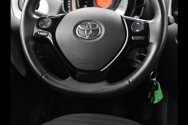 Toyota Aygo 1.0 VVT-i x-joy | Trekhaak | Carplay | DAB | Camera | Automaat | Climate control | Cruise control | LED