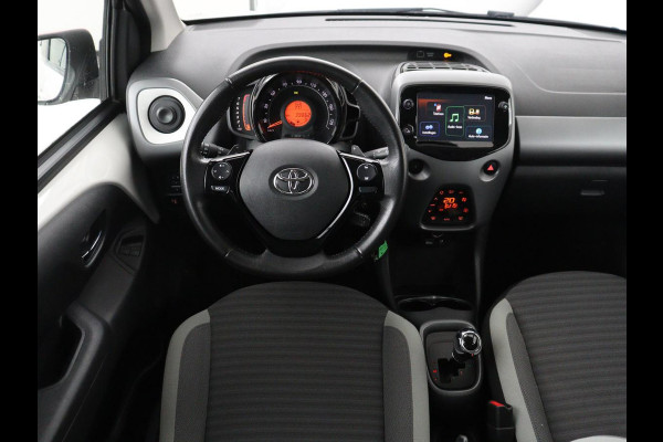 Toyota Aygo 1.0 VVT-i x-joy | Trekhaak | Carplay | DAB | Camera | Automaat | Climate control | Cruise control | LED