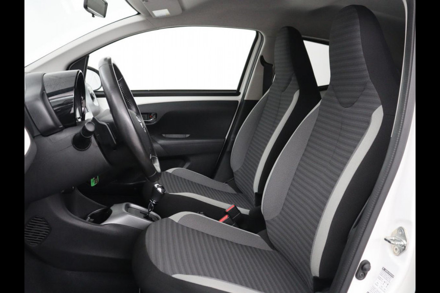 Toyota Aygo 1.0 VVT-i x-joy | Trekhaak | Carplay | DAB | Camera | Automaat | Climate control | Cruise control | LED