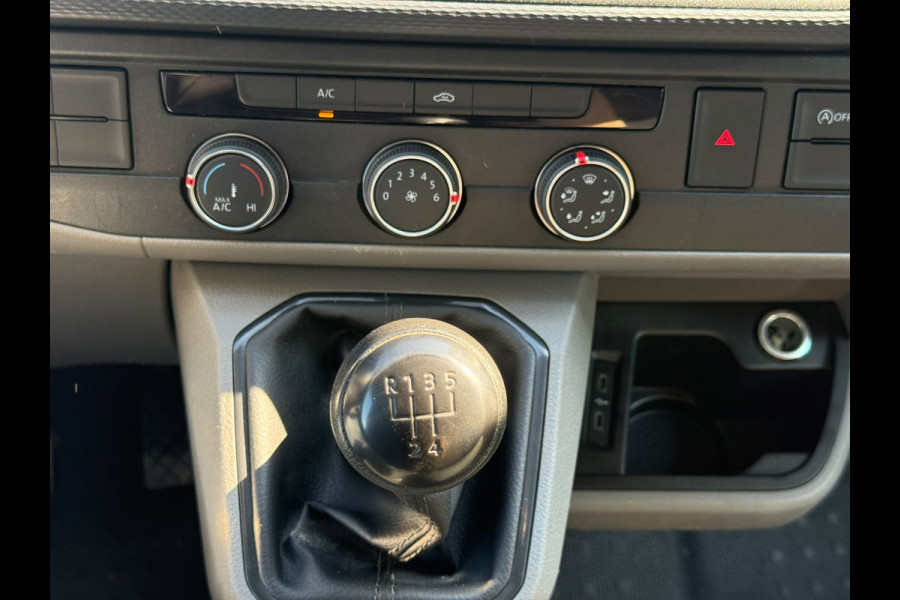 Volkswagen Transporter 2.0 TDI T6.1 L2H1 Imperiaal Trekhaak Camera Cruise Airco