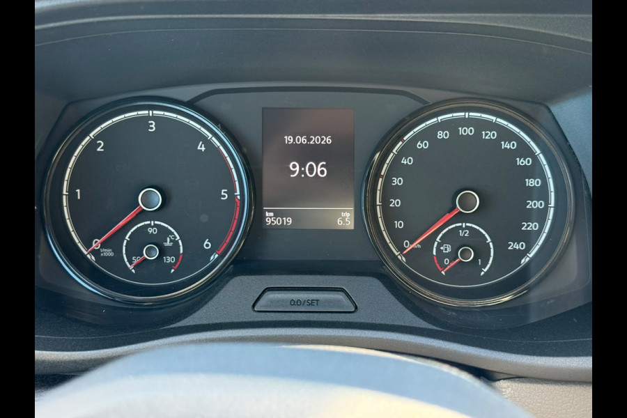 Volkswagen Transporter 2.0 TDI T6.1 L2H1 Imperiaal Trekhaak Camera Cruise Airco