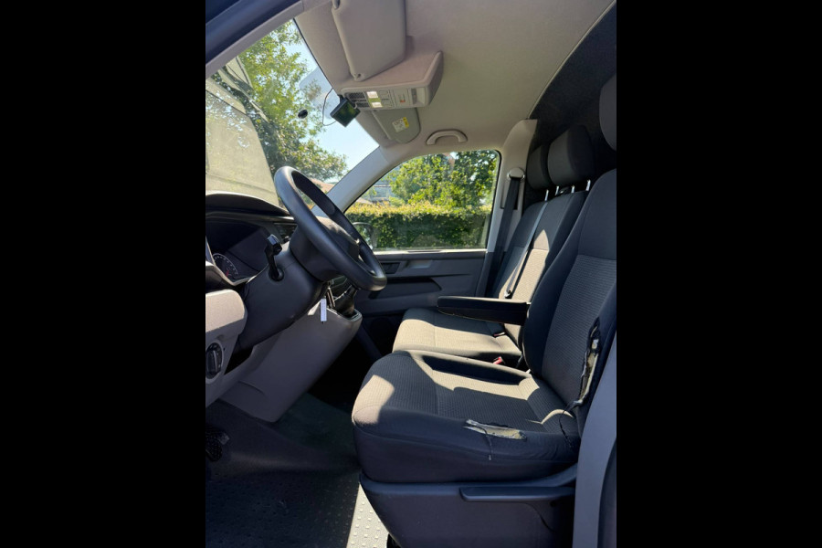 Volkswagen Transporter 2.0 TDI T6.1 L2H1 Imperiaal Trekhaak Camera Cruise Airco