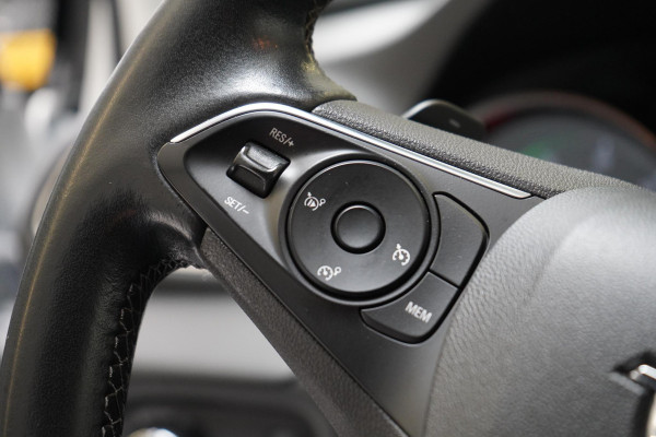 Opel Grandland X 1.6 Turbo Hybrid Business Elegance | Blind-Spot | 360 camera | Stoelverwarming | Sportstoelen | Trekhaak | Carplay